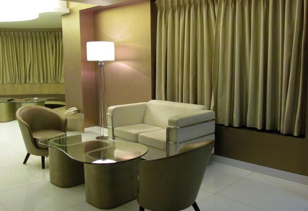 Cocoon Luxury Business Hotel Dhanbād Стая снимка